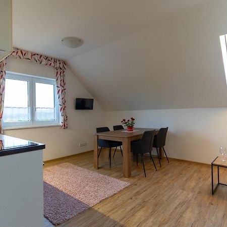 Apartmany Kohoutek A Slepicka V Novohradskych Horach Nové Hrady Exterior foto