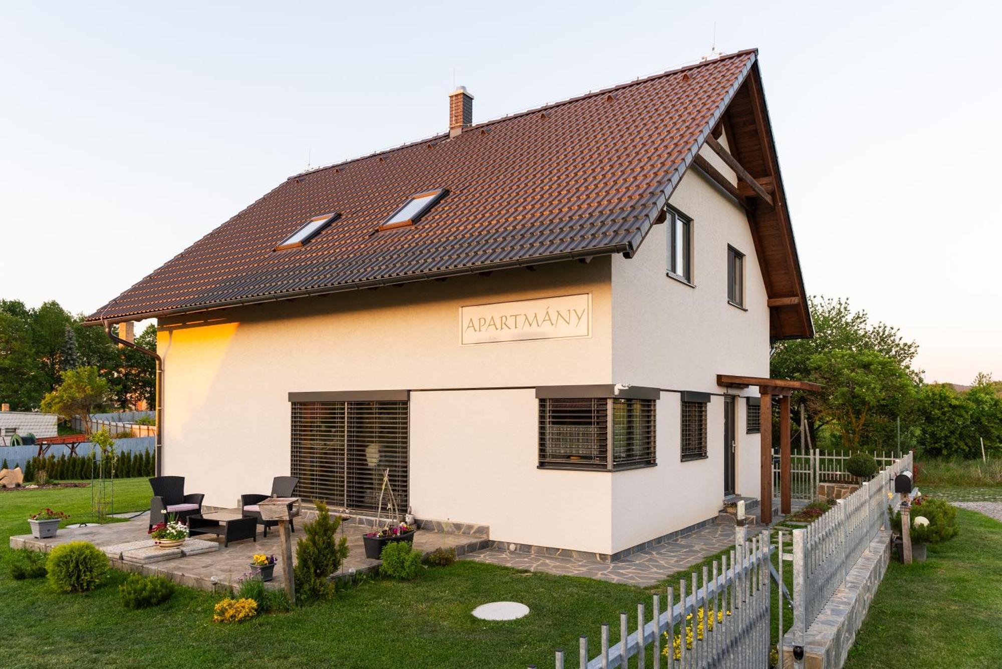 Apartmany Kohoutek A Slepicka V Novohradskych Horach Nové Hrady Exterior foto