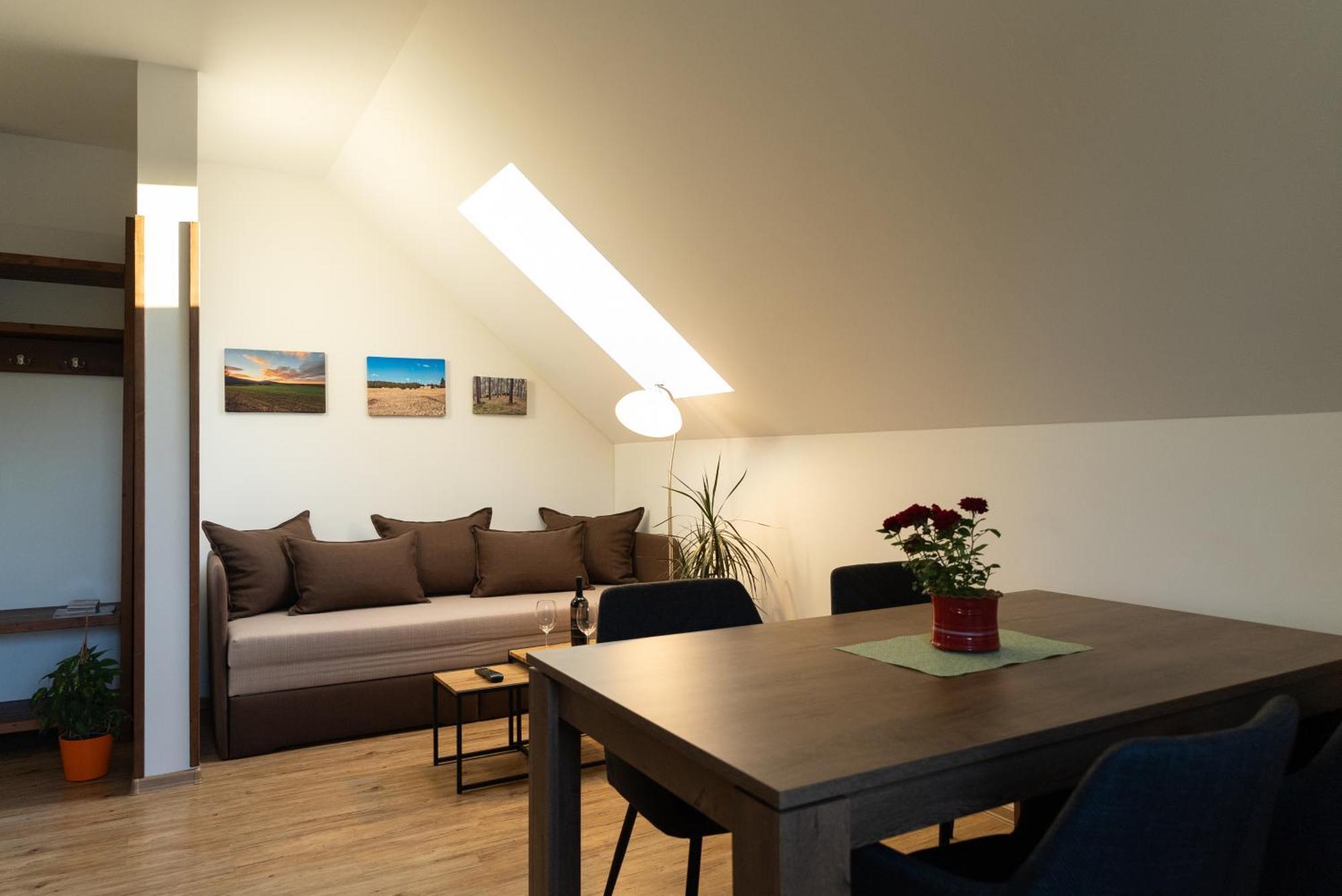 Apartmany Kohoutek A Slepicka V Novohradskych Horach Nové Hrady Exterior foto